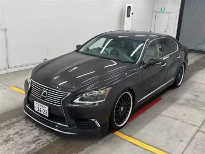 Lexus LS