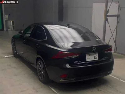 Lexus IS