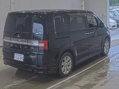 Mitsubishi DELICA D5