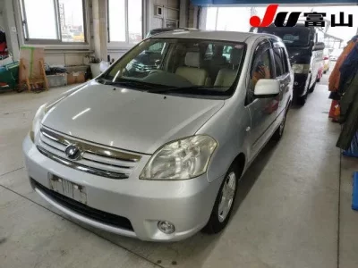 Toyota RAUM