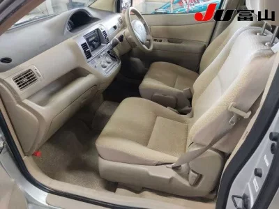 Toyota RAUM