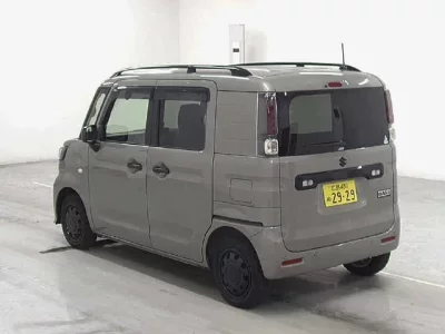 Suzuki SPACIA BASE