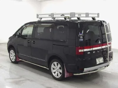 Mitsubishi DELICA D5