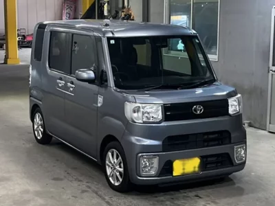 Toyota PIXIS MEGA