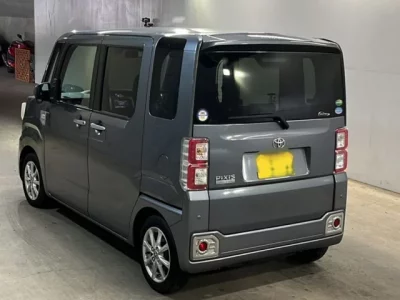 Toyota PIXIS MEGA