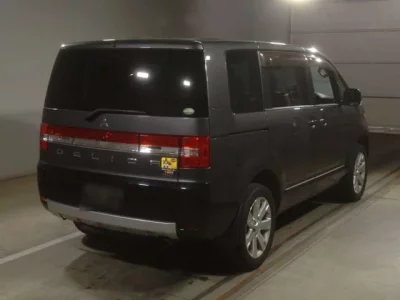 Mitsubishi DELICA D5