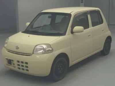Daihatsu Esse