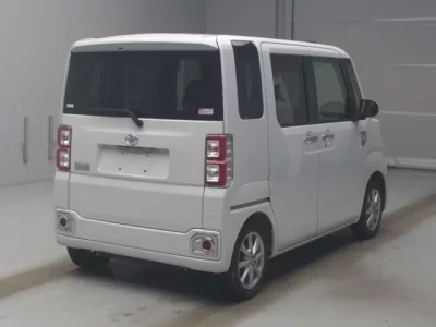 Toyota PIXIS MEGA