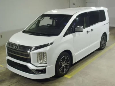 Mitsubishi DELICA D5