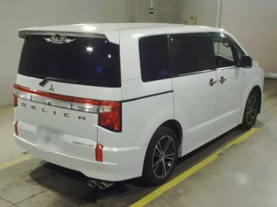 Mitsubishi DELICA D5