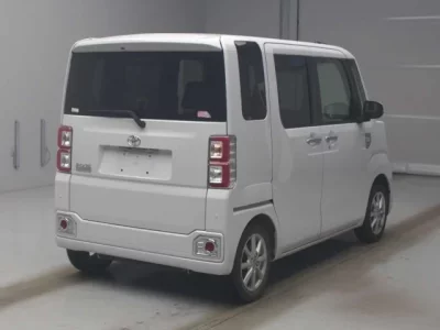 Toyota PIXIS MEGA
