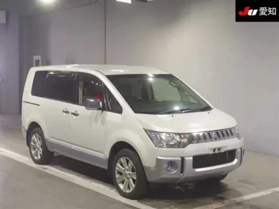 Mitsubishi DELICA D5