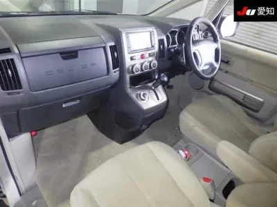 Mitsubishi DELICA D5