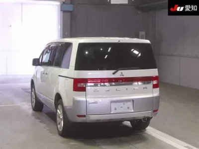 Mitsubishi DELICA D5
