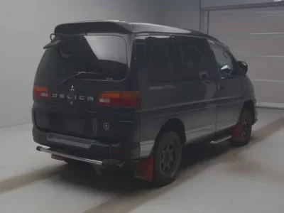 Mitsubishi DELICA