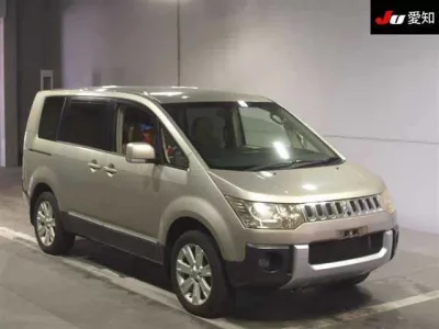 Mitsubishi DELICA D5