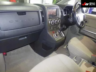 Mitsubishi DELICA D5