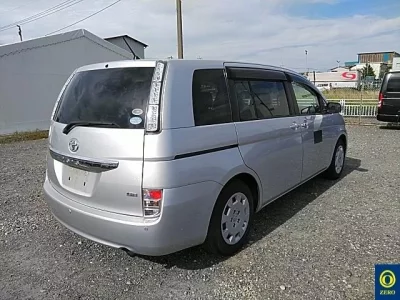 Toyota ISIS