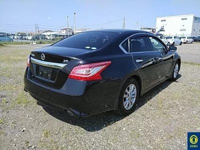 Nissan TEANA
