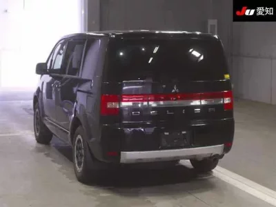 Mitsubishi DELICA D5