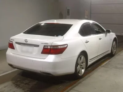 Lexus LS