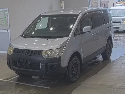 Mitsubishi DELICA D5