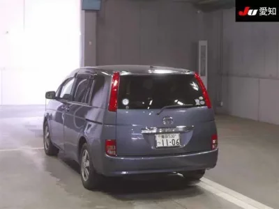 Toyota ISIS