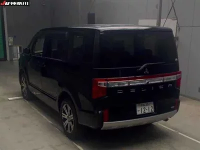 Mitsubishi DELICA D5