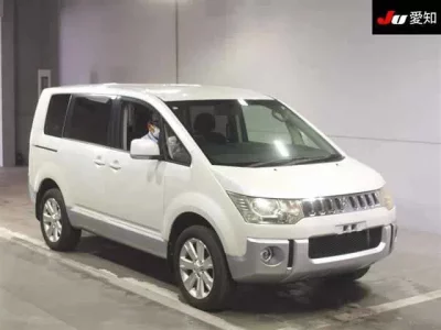 Mitsubishi DELICA D5