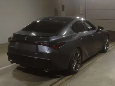 Lexus IS