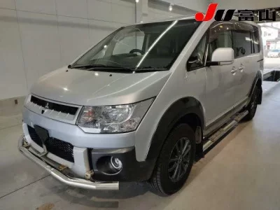 Mitsubishi DELICA D5