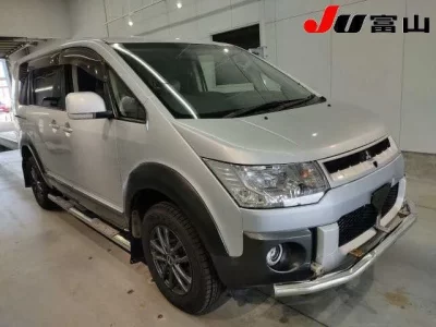 Mitsubishi DELICA D5