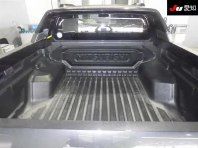 Mitsubishi TRITON