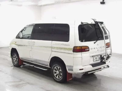 Mitsubishi DELICA