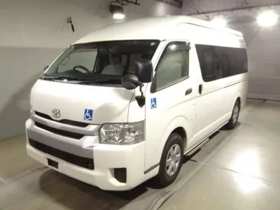 Toyota REGIUS ACE COMMUTER