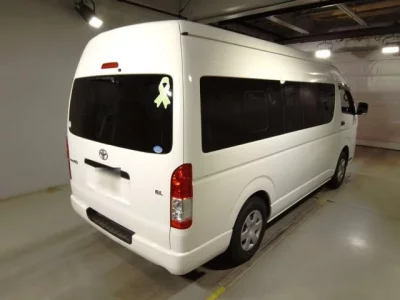 Toyota REGIUS ACE COMMUTER