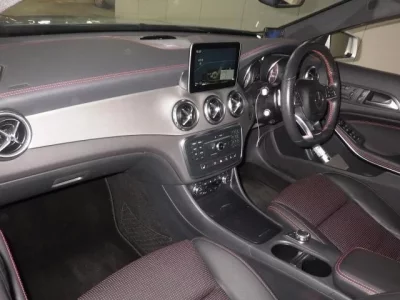 Mercedes-Benz GLA CLASS