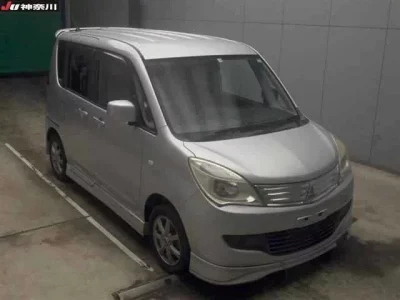 Mitsubishi DELICA D2