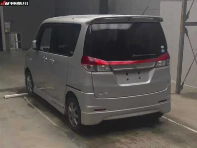 Mitsubishi DELICA D2