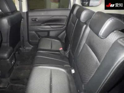 Mitsubishi OUTLANDER PHEV