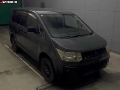 Mitsubishi DELICA D5