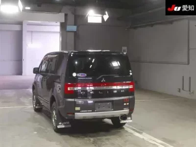 Mitsubishi DELICA D5