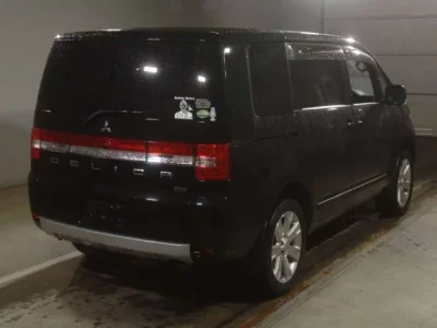 Mitsubishi DELICA D5