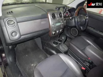 Mazda VERISA