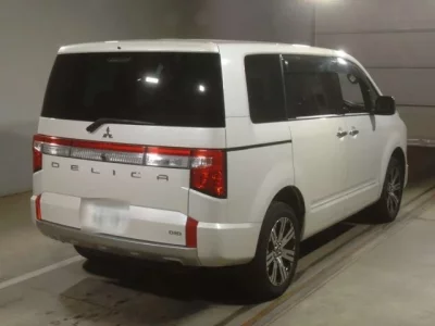 Mitsubishi DELICA D5