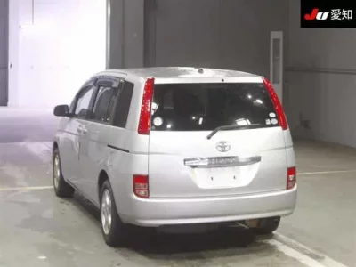 Toyota ISIS