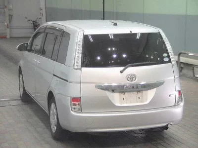 Toyota ISIS