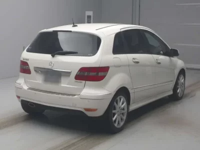 Mercedes-Benz B CLASS