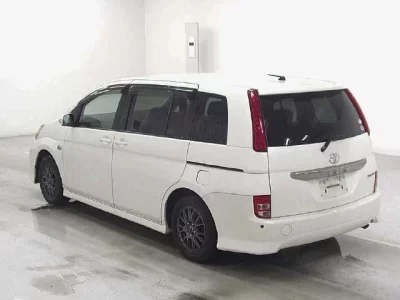 Toyota ISIS