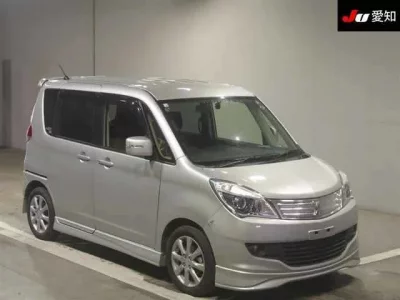 Mitsubishi DELICA D2